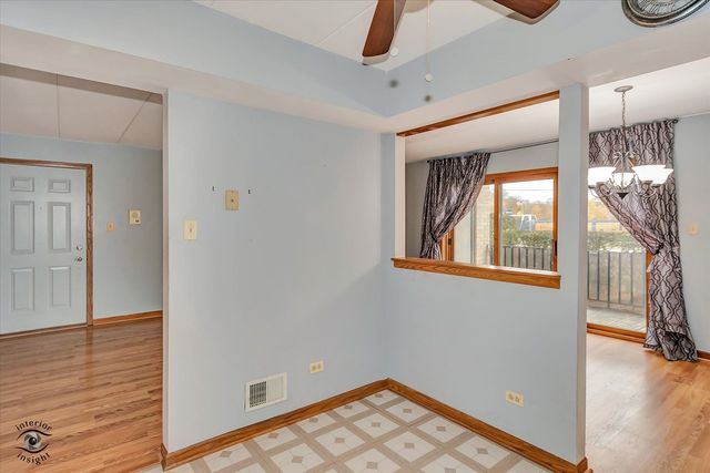 10538 Central Avenue 1-S, Chicago Ridge, IL 60415