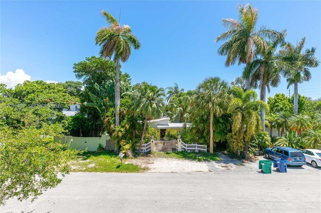 2610 NE 213th St 103, Miami, FL 33180