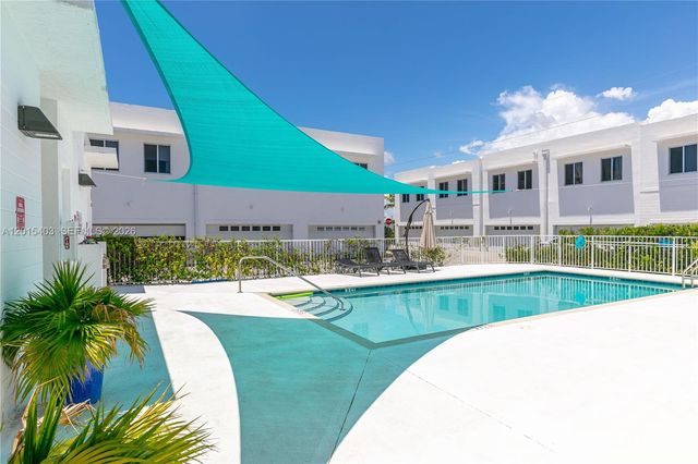 2610 NE 213th St 103, Miami, FL 33180