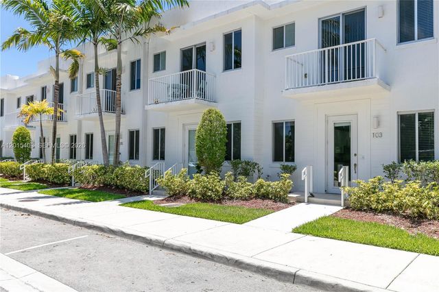 2610 NE 213th St 103, Miami, FL 33180