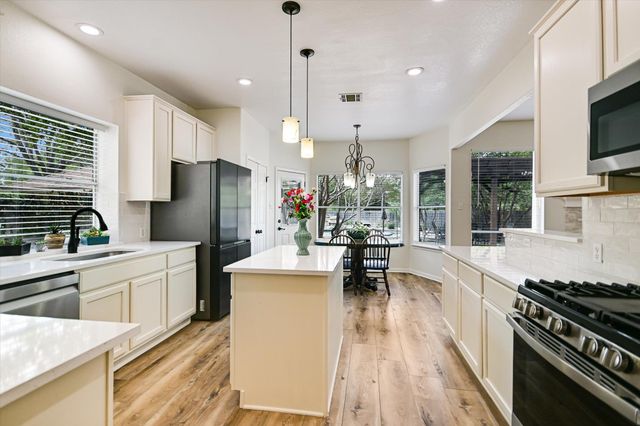 8925 Joachim LN, Austin, TX 78717