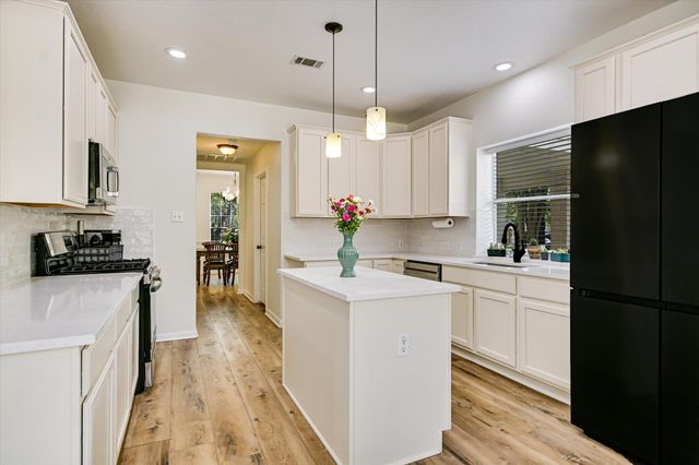 8925 Joachim LN, Austin, TX 78717