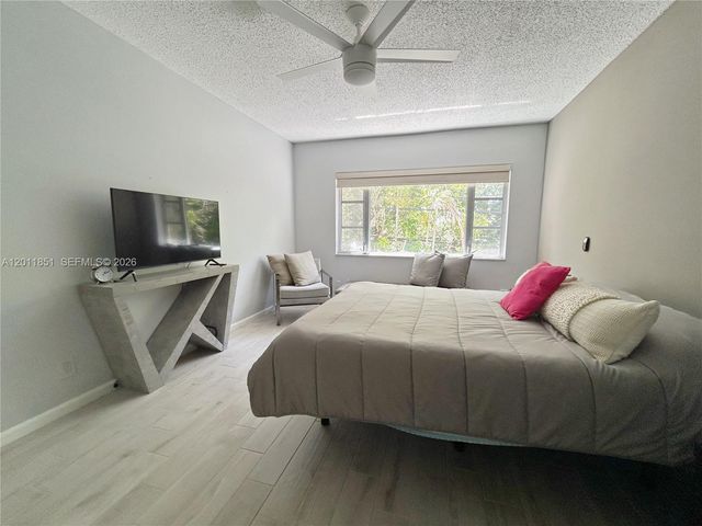 5840 NE 22nd Way 728, Fort Lauderdale, FL 33308