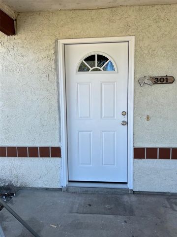 301 OAK TRACK LOOP, Ocala, FL 34472