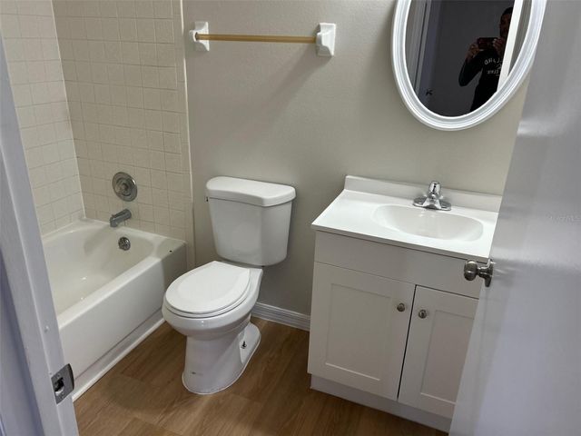 301 OAK TRACK LOOP, Ocala, FL 34472