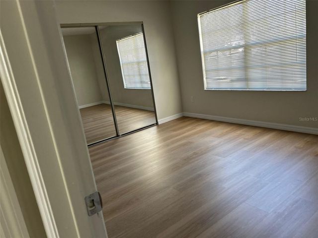 301 OAK TRACK LOOP, Ocala, FL 34472