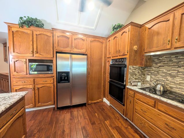 8448 N Bond Street, Fresno, CA 93720