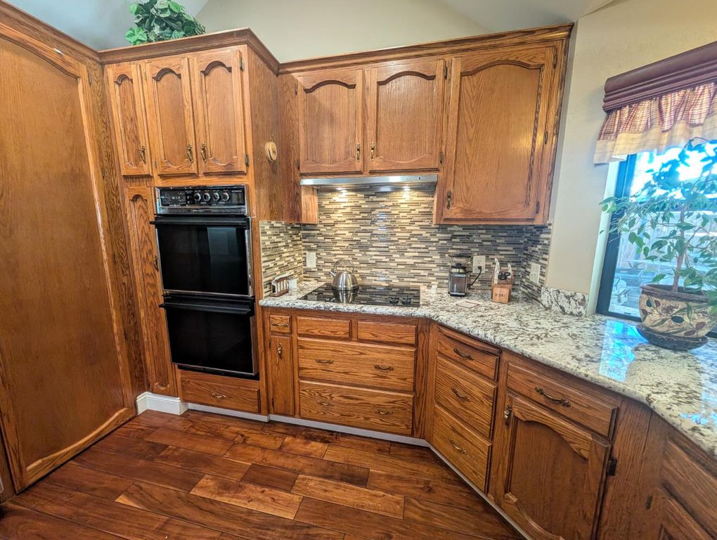 Image 17 of property listing at 8448 N Bond Street, Fresno, CA 93720