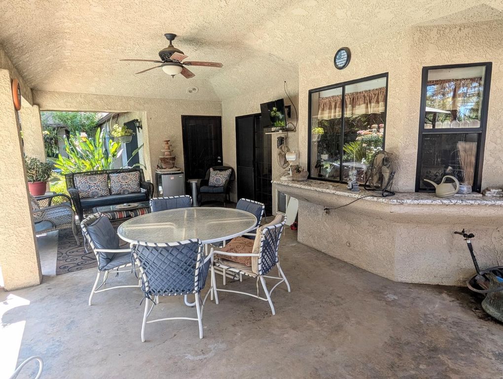 Image 35 of property listing at 8448 N Bond Street, Fresno, CA 93720