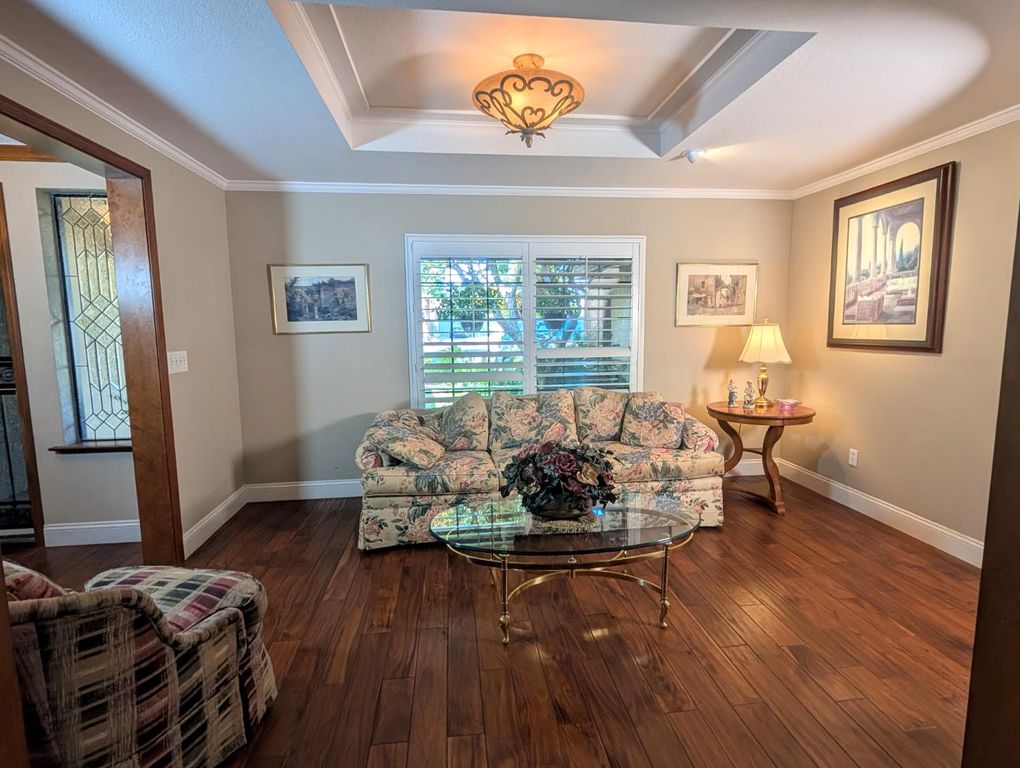 Image 9 of property listing at 8448 N Bond Street, Fresno, CA 93720