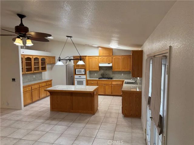 13077 1st Avenue, Victorville, CA 92395