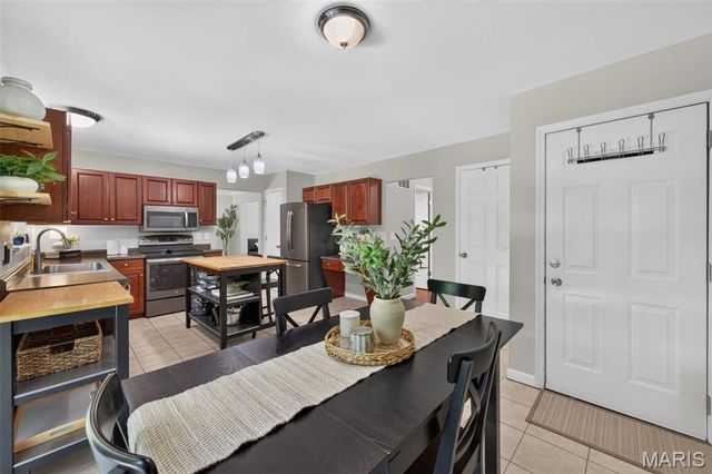 17 Congressional Way Court, O'fallon, MO 63368