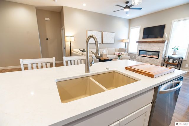 10614 Majestic Lane, Lincoln, NE 68527