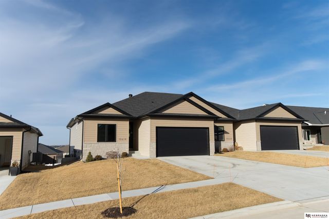 10614 Majestic Lane, Lincoln, NE 68527