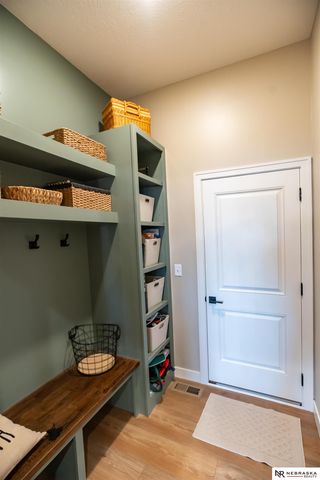 10614 Majestic Lane, Lincoln, NE 68527