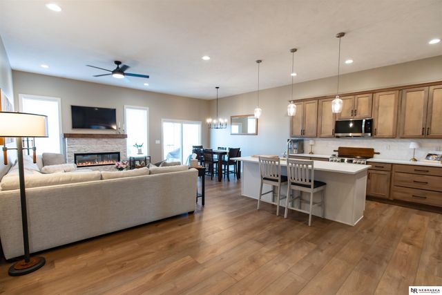 10614 Majestic Lane, Lincoln, NE 68527