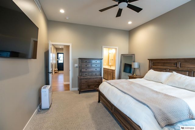 10614 Majestic Lane, Lincoln, NE 68527