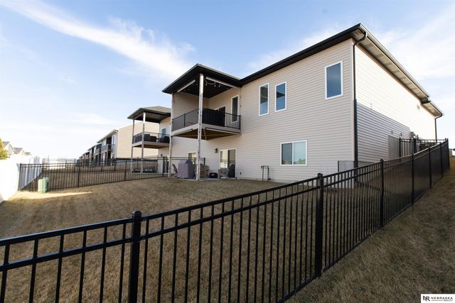 10614 Majestic Lane, Lincoln, NE 68527