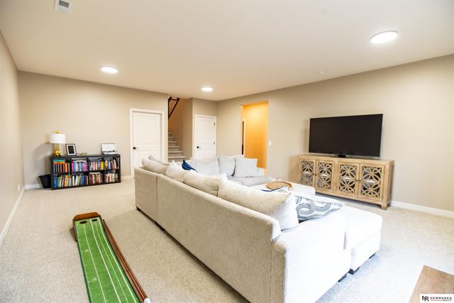 10614 Majestic Lane, Lincoln, NE 68527