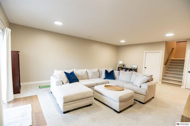 10614 Majestic Lane, Lincoln, NE 68527