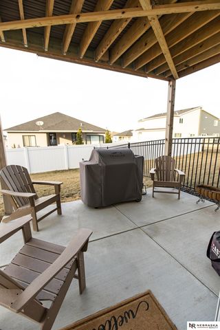 10614 Majestic Lane, Lincoln, NE 68527