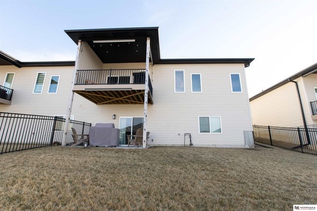 10614 Majestic Lane, Lincoln, NE 68527