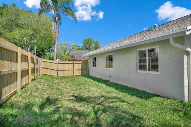23392 E Country Club Dr Drive E, Watergate, Boca Raton, FL 33428