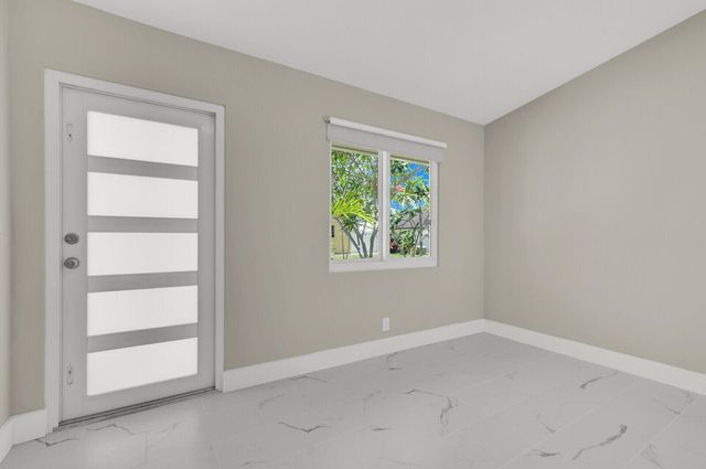 23392 E Country Club Dr Drive E, Watergate, Boca Raton, FL 33428