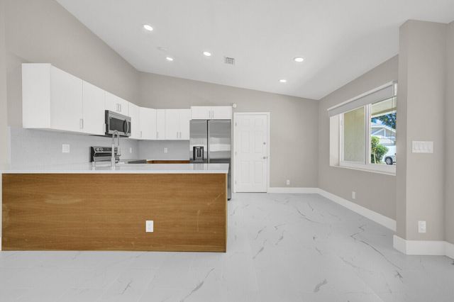 23392 E Country Club Dr Drive E, Watergate, Boca Raton, FL 33428