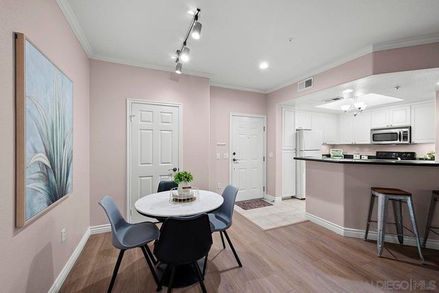 4165 Executive Dr F107, La Jolla, CA 92037