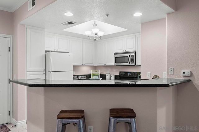 4165 Executive Dr F107, La Jolla, CA 92037