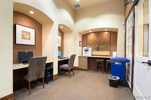 4165 Executive Dr F107, La Jolla, CA 92037