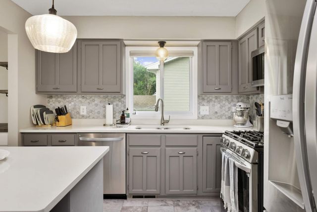 8920 Darnel Road, Eden Prairie, MN 55347