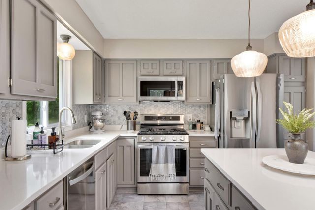 8920 Darnel Road, Eden Prairie, MN 55347