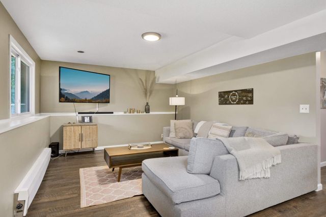 8920 Darnel Road, Eden Prairie, MN 55347