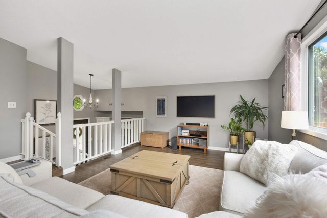 8920 Darnel Road, Eden Prairie, MN 55347