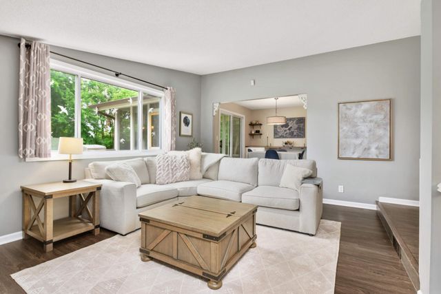 8920 Darnel Road, Eden Prairie, MN 55347