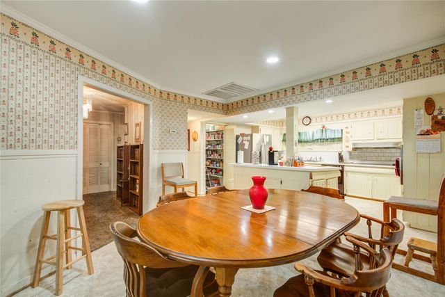 1414 W 9th Street, Freeport, TX 77541