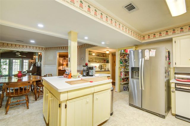 1414 W 9th Street, Freeport, TX 77541