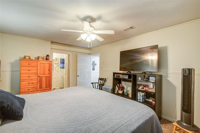 1414 W 9th Street, Freeport, TX 77541