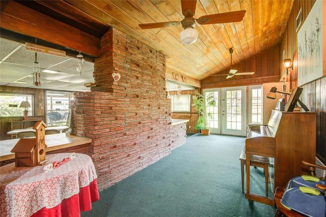 1414 W 9th Street, Freeport, TX 77541