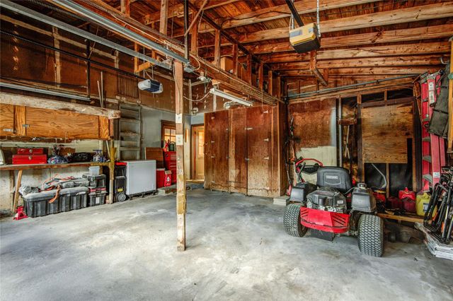 1414 W 9th Street, Freeport, TX 77541