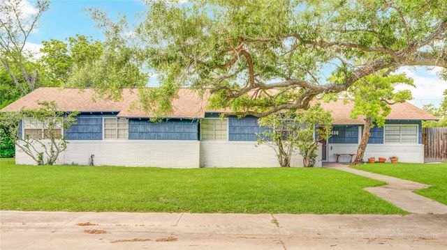 1414 W 9th Street, Freeport, TX 77541