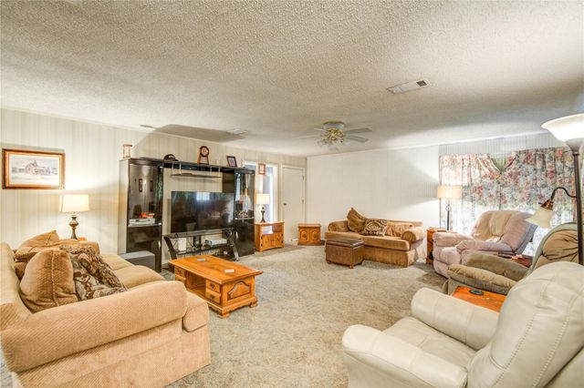 1414 W 9th Street, Freeport, TX 77541