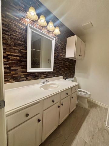 7815 Log Hollow Drive, Houston, TX 77040