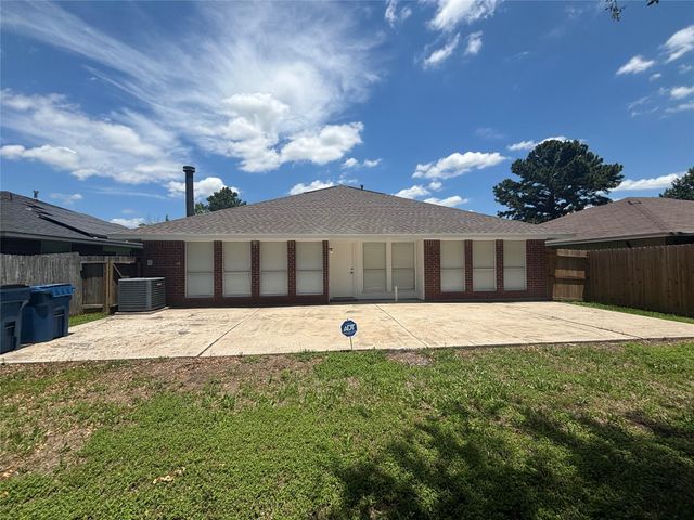 7815 Log Hollow Drive, Houston, TX 77040