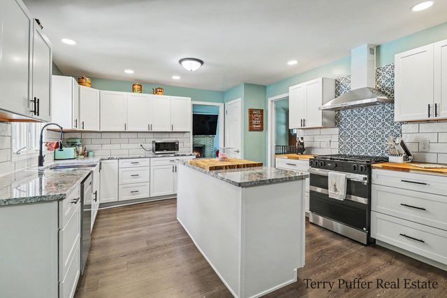 695 Miller Drive, North Muskegon City, MI 49445