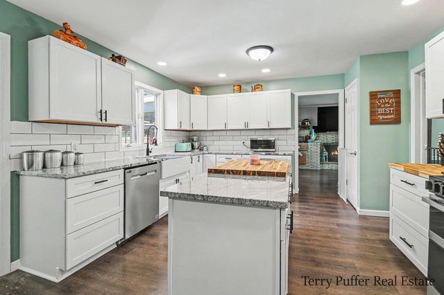 695 Miller Drive, North Muskegon City, MI 49445