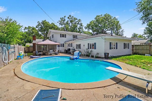 695 Miller Drive, North Muskegon City, MI 49445