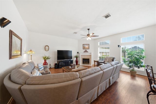 2303 Dogwood Street, League City, TX 77573